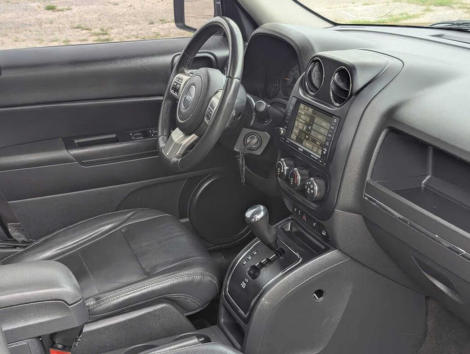 Jeep Patriot Latitude      2014