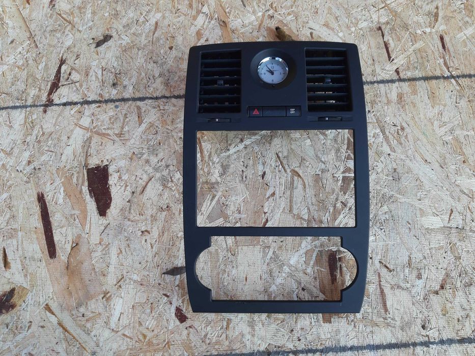 Ramka radia Chrysler 300c 04-10r