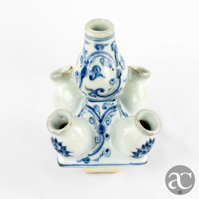 Rara Floreira Porcelana da China, em forma de Pagode, República