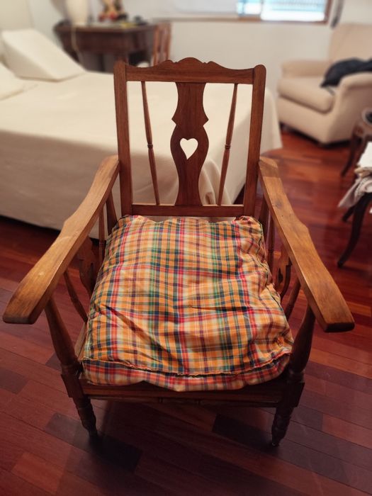 Cadeirão de Madeira