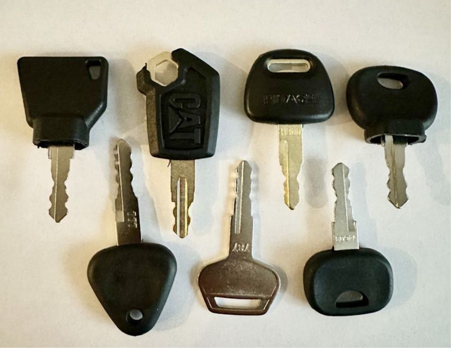 Zestaw 7 kluczyków do maszyn budowlanych