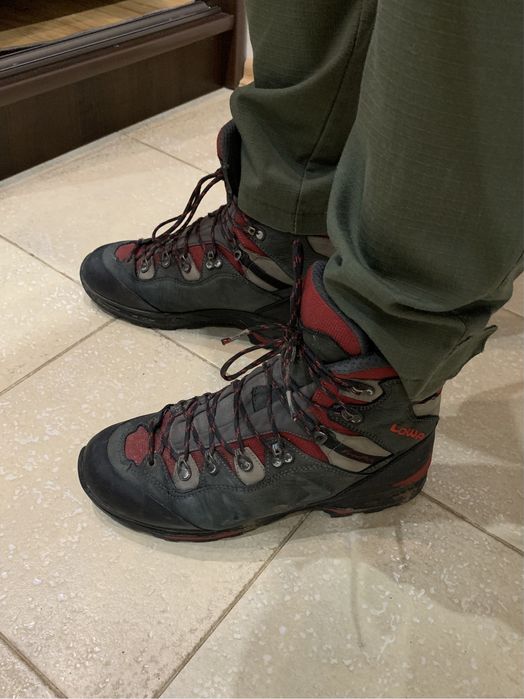 LOWA / трекінгові черевики