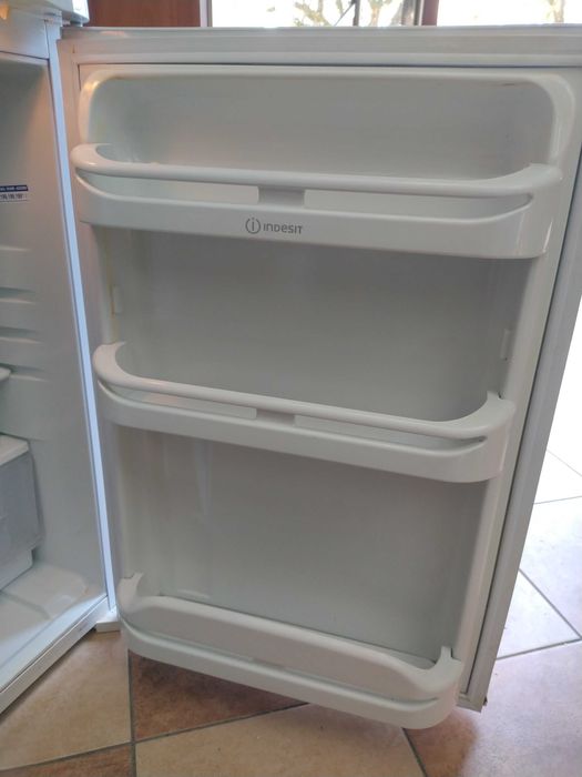 Lodówka Indesit MF11