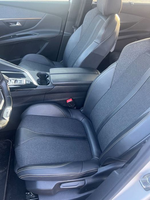 Peugeot 5008 II GT line siedzenia  3 żąd
