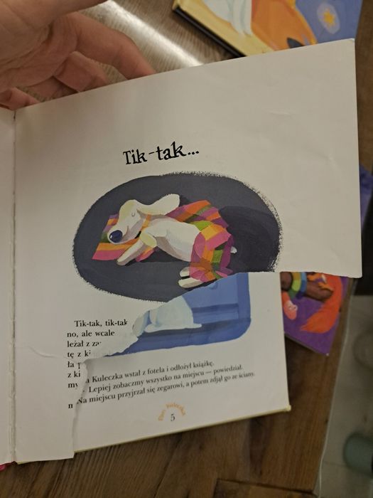 Zestaw książek. Ciekawe historie. Wiele opowiadań. Uszkodzone 3 kartki