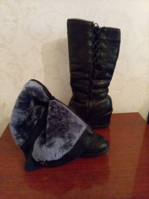 Продам женские сапоги