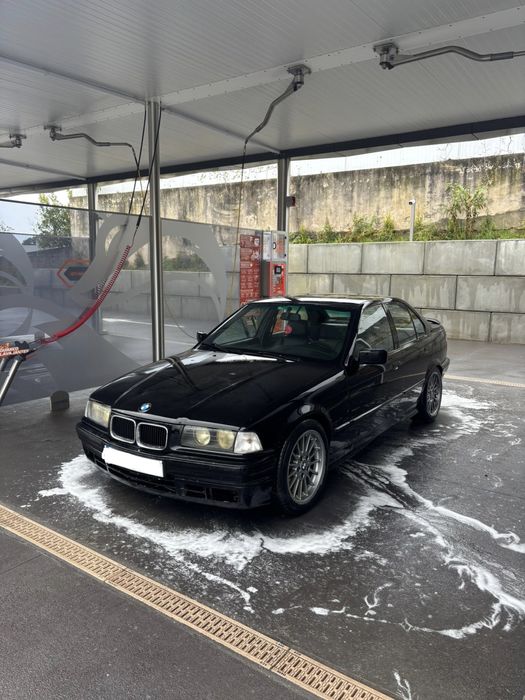 BMW 320i e36 a circular