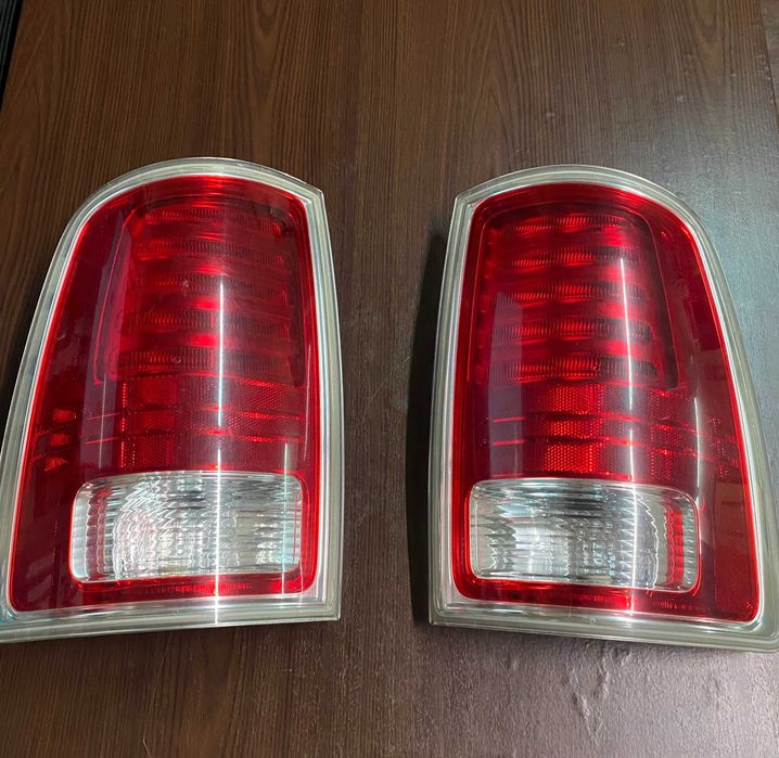 Фара на авто  DODGE RAM 1500