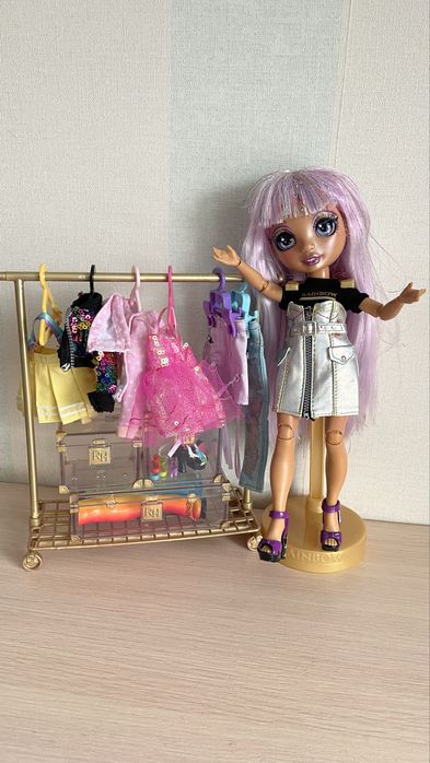 Rainbow high avery styles