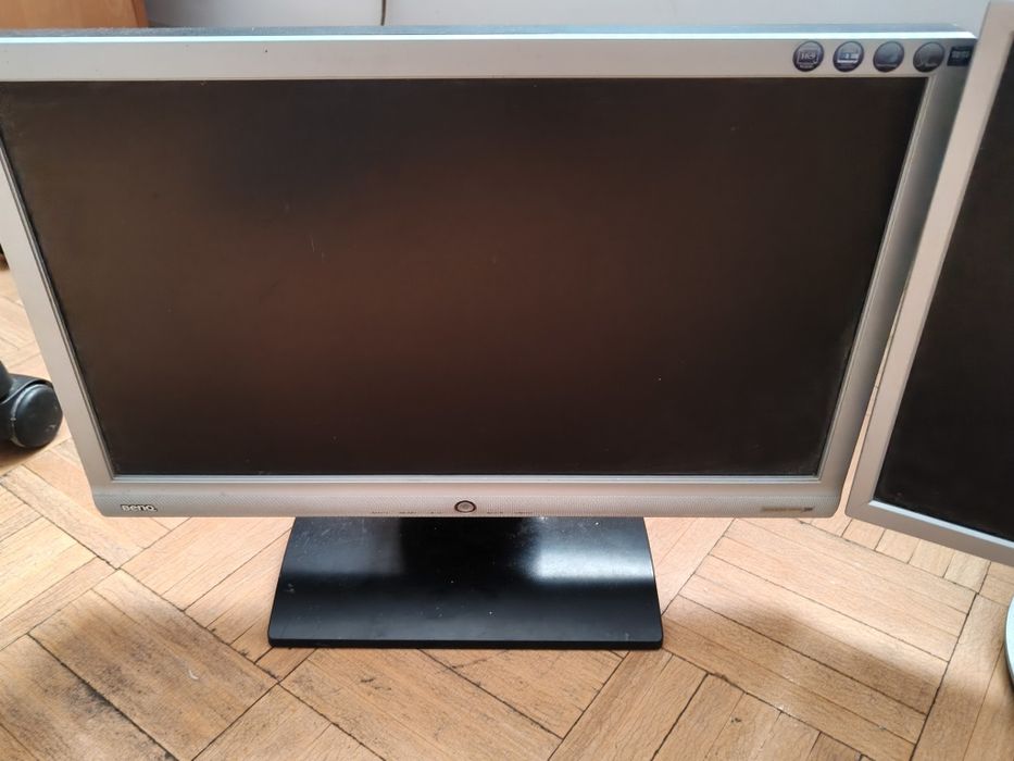 Sprzedam dwa monitory LG i BenQ oba 19 cali