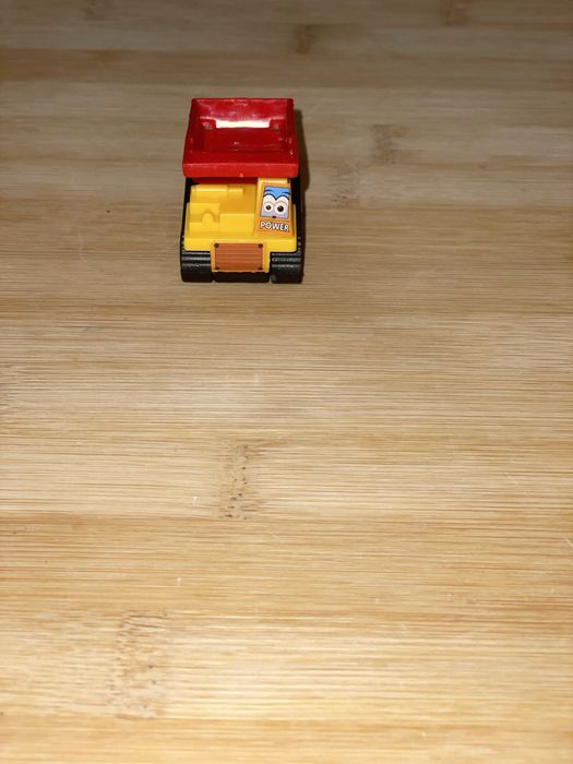 Novos- 6 mini camiões de construcão movidos a fricção