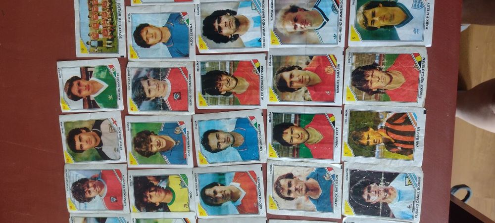 Foot ball z gum karty PRL kolekcjonerskie ülker finał 90