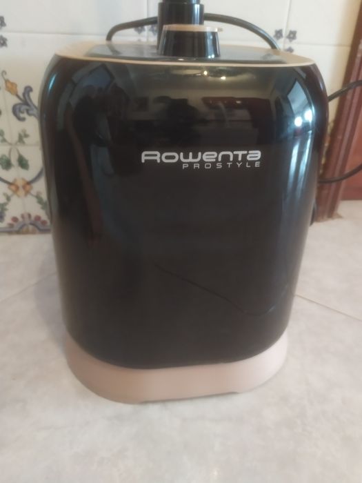 Escova de vapor vertical da marca Rowenta