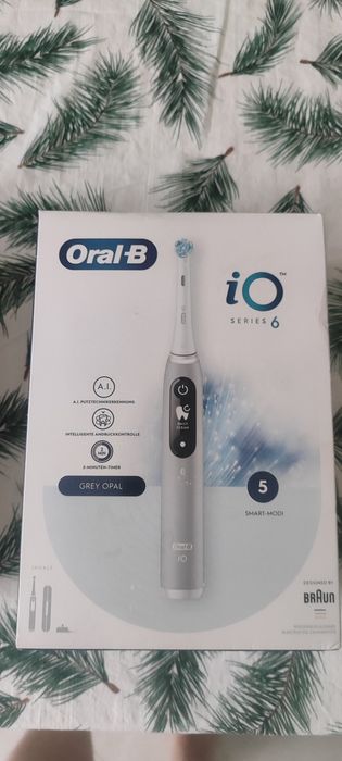 Електрична зубна щітка Oral-B iO Серія 6n Сіра