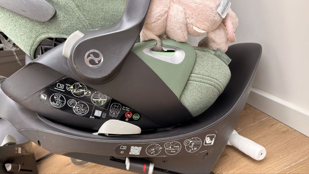 Babycoque Cybex Cloud T i-Size Plus e duas bases