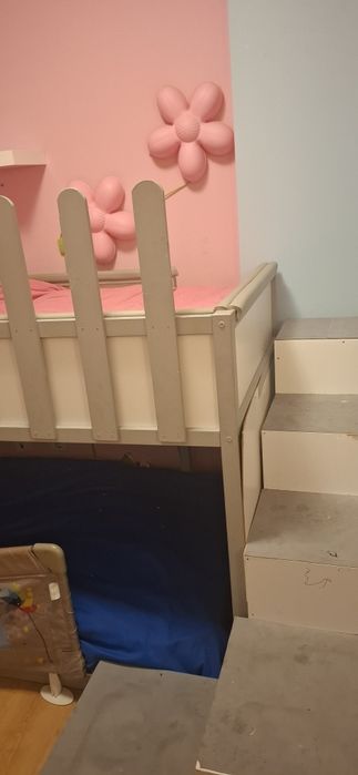 Beliche com escadas seguras