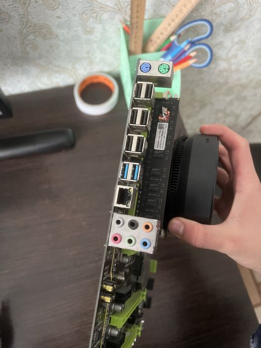 Продам материнку і відео карту