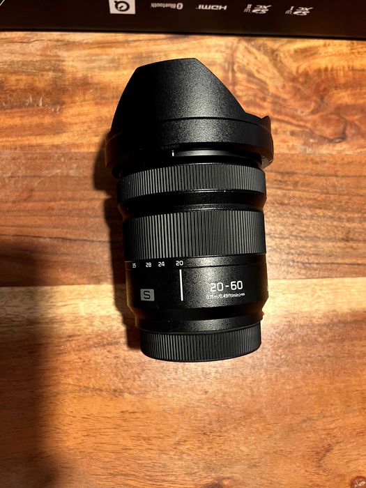 Panasonic Lumix S5 + Lumix S 20-60mm f/3.5-5.6 + Cage SMALLRIG