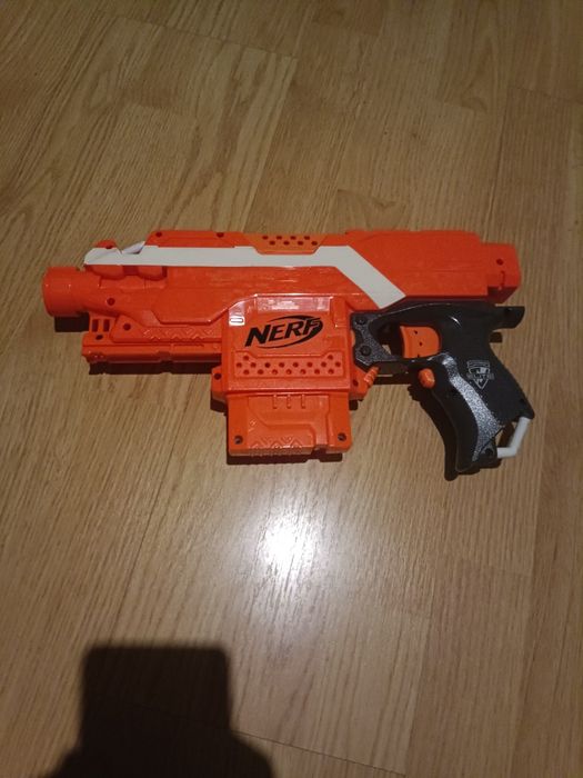 Pistolet Nerf na baterie