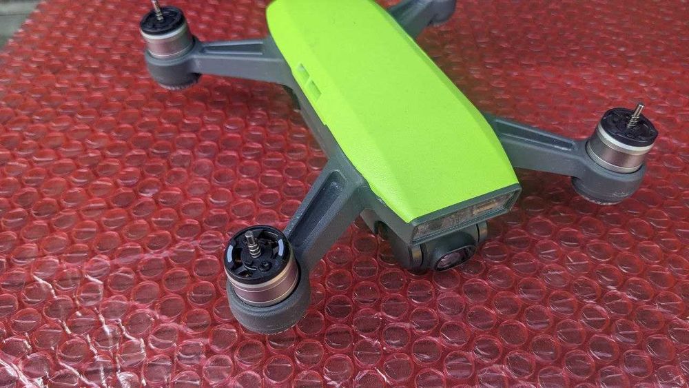 Квадрокоптер DJI Spark + пульт керування (вживаний)