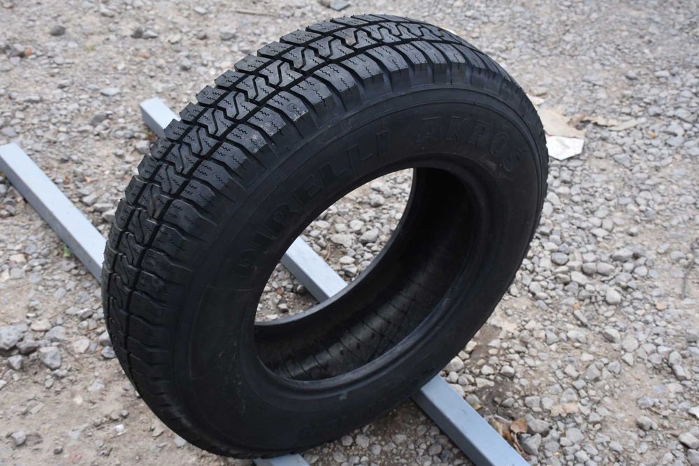 1x Opona opony Pirelli AKROS Scorpion 205R16 104T