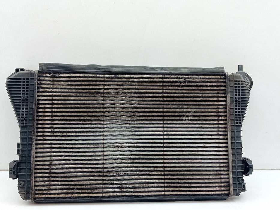 Radiador do intercooler VOLKSWAGEN Golf VI (5K1)