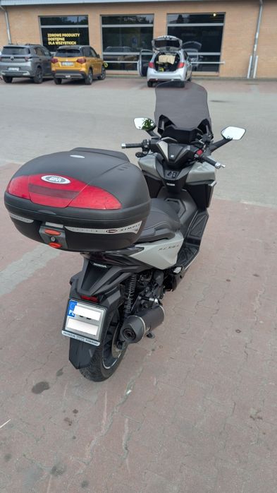 Honda Forza 350/125 2022 (kat B)