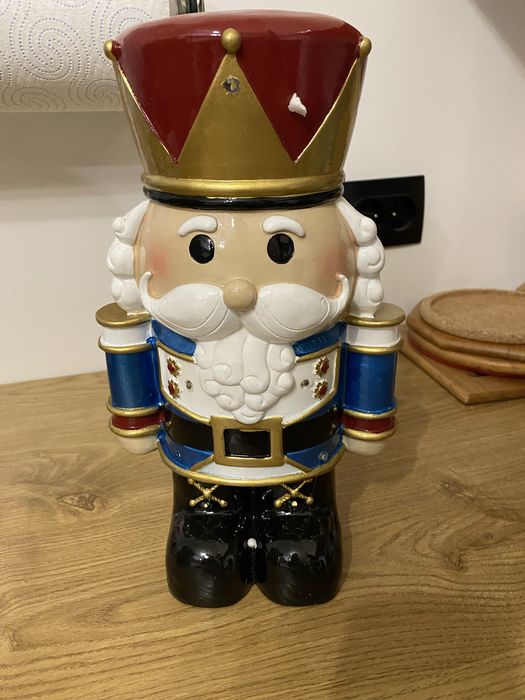 Swiateczna Figurka ceramiczna wysokosc 27 cm