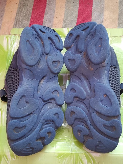 Кроссовки.       .