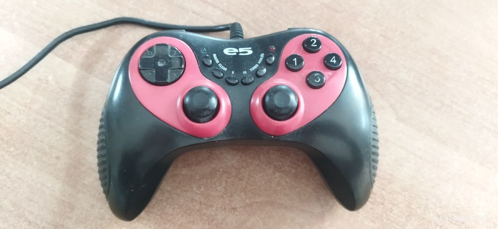 Б/У геймпад E5 USB Vibration Gamepad