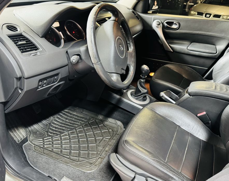 Renault Megane 1.5 dci 105cv - Sedan - Nacional