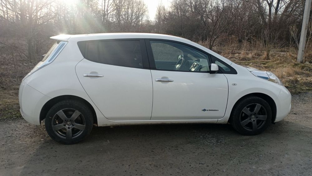 Прокат Nissan Leaf(600гр/сут)электро сдам в аренду