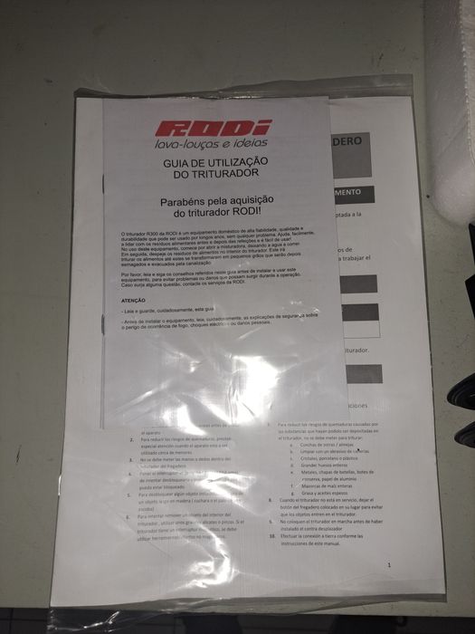 Vendo um triturador de resíduos alimentares Rodi R300 com isolamento acústico total e capacidade de 1300 ml. Novo sem uso algum  com manuais.
