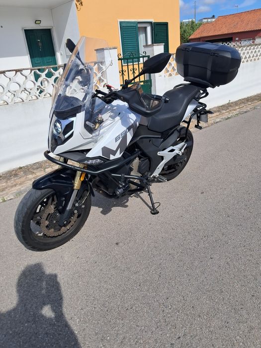 CF moto 650 MT - de  Garagem