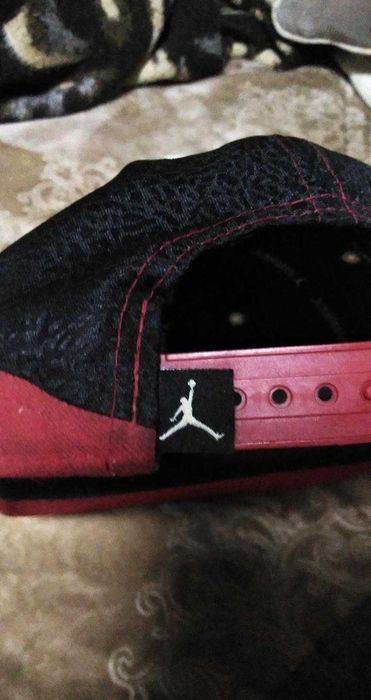 Chapéu Jordan Vermelho e Preto