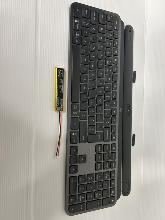 Logitech MX Keys + bateria