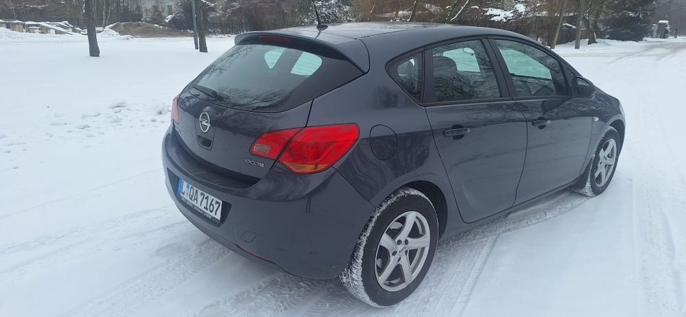 Opel Astra J 1.4 benzyna 100 koni z Niemiec