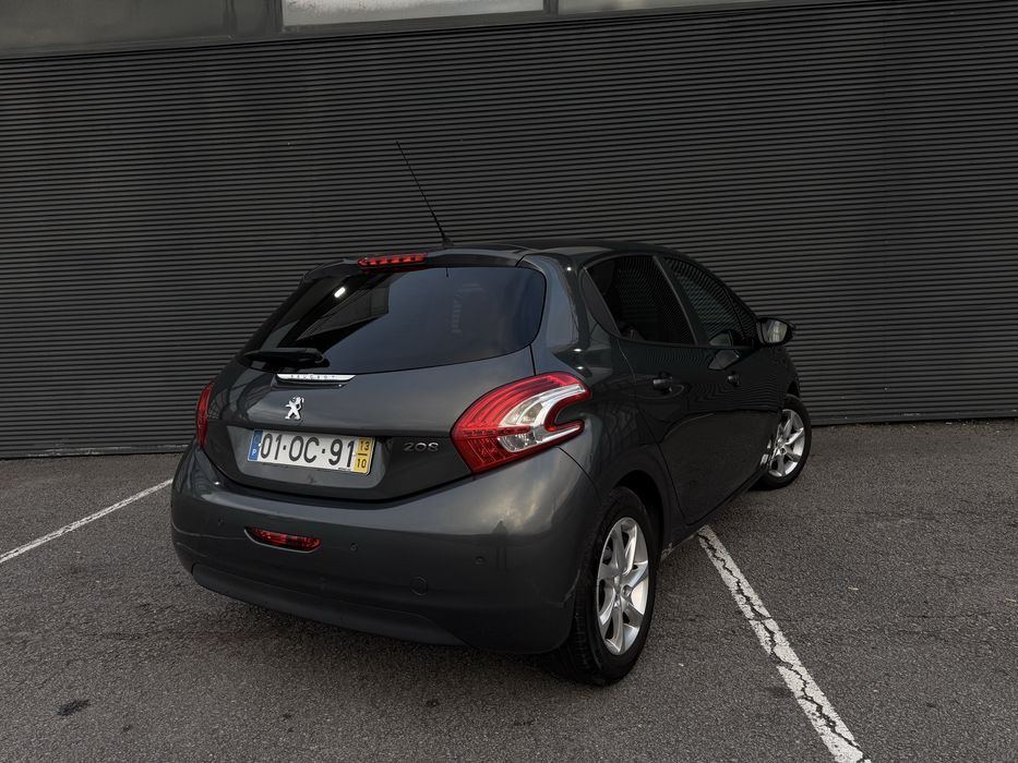 Peugeot 208 hdi — photo 3