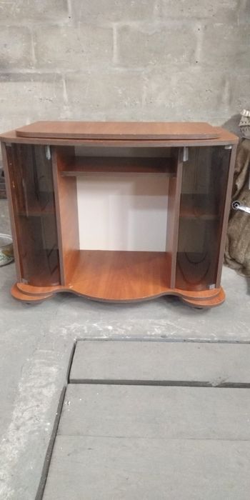Продам тумбочку под телевізор