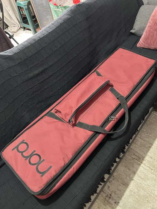 Nord Electro 6D 73 com Soft Case e suporte Stay