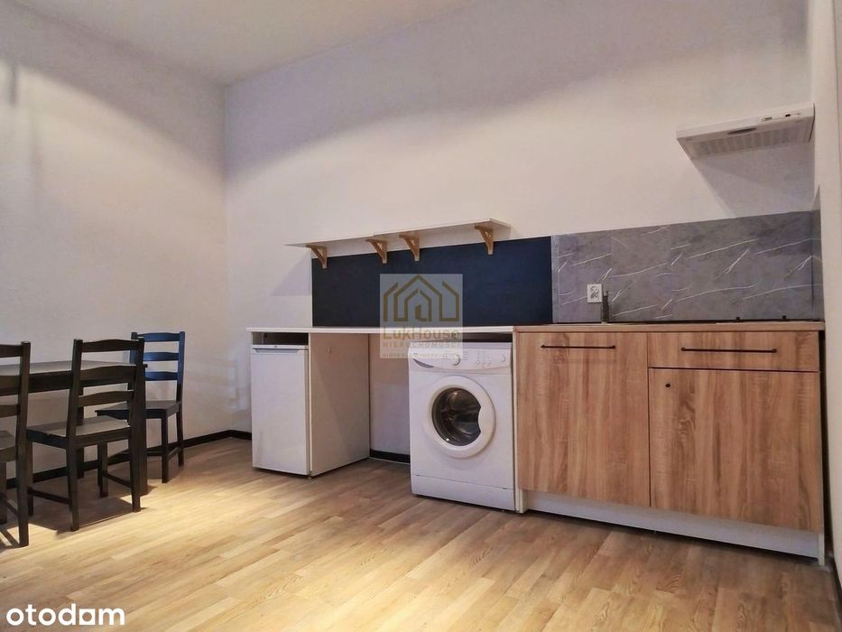 Przestronna Kawalerka W Centrum Bytomia - 50,40M2