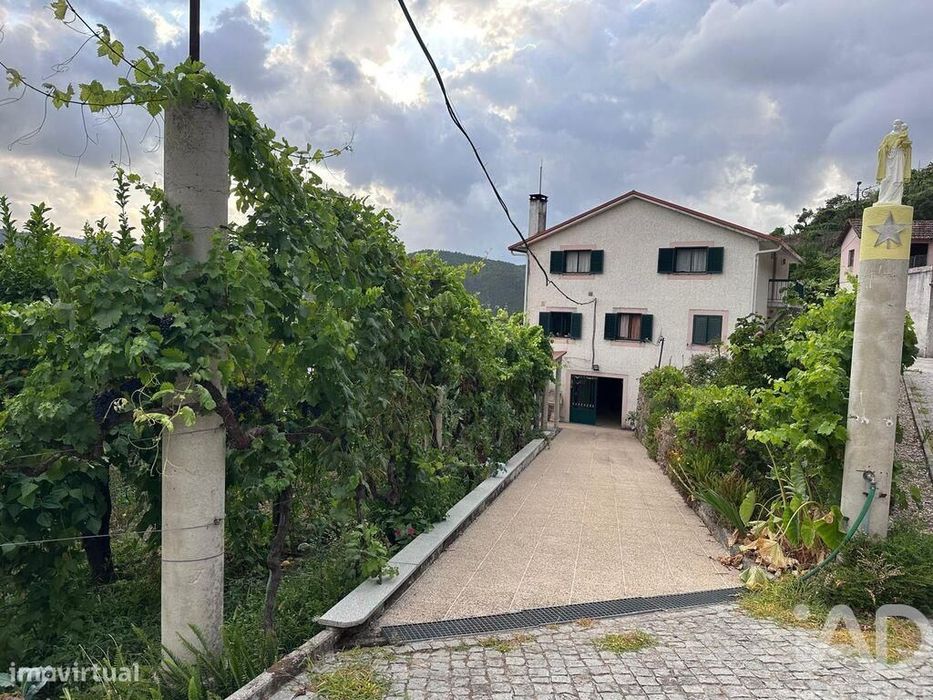 Quinta rural T4 em Valadares de 40000 m2