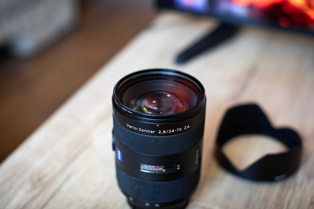 Объектив Sony 24-70mm f/2.8 ZA A SSM Vario-Sonnar T*