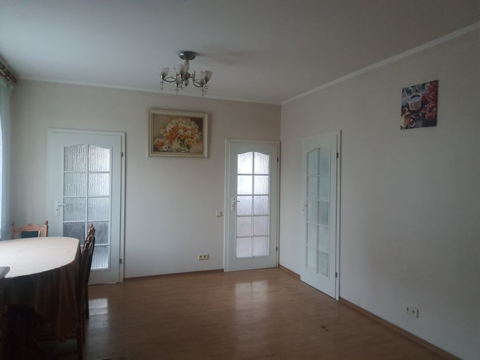 Будинок в смт.Володарка, 4 кімнати.