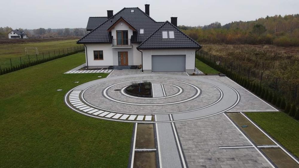 Uslugi Brukarskie, Układanie kostki brukowej