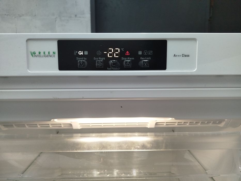 Морозильна камера Blomberg.