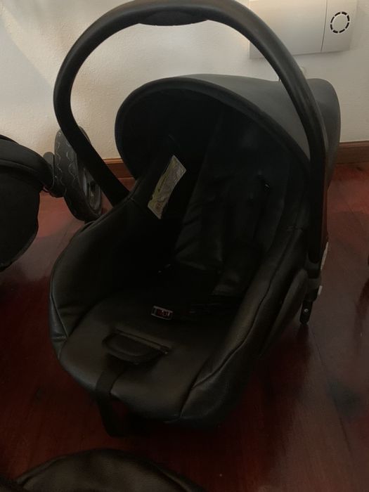 Carrinho 3 em 1 alto rodas grandes e suspenção.