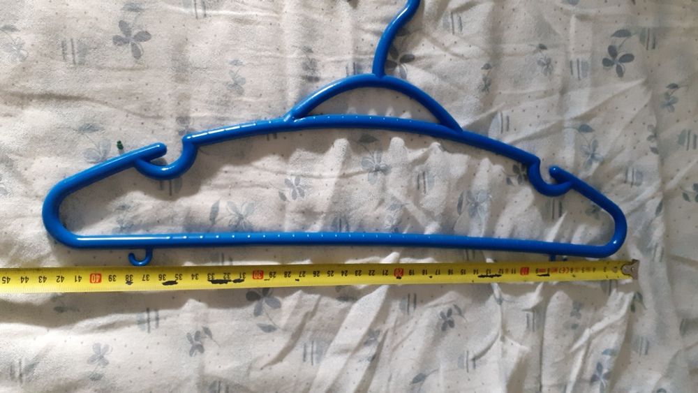 Various Plastic Hangers64285394924035124