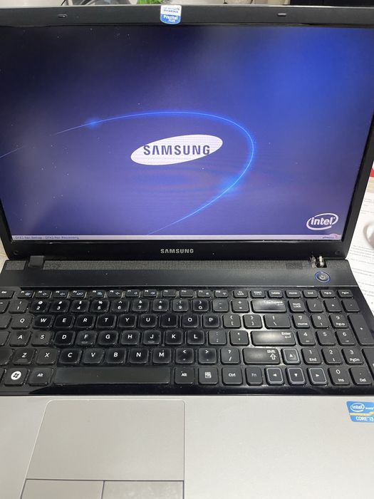 Laptopy Asus + Samsung