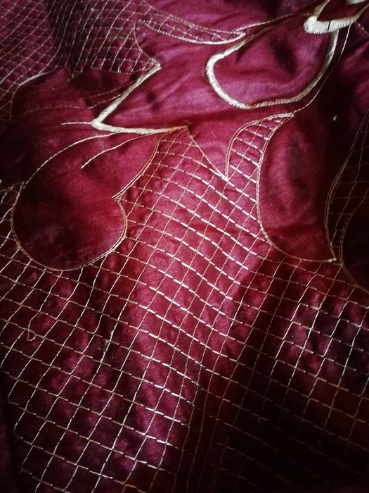 Dwustronna narzuta na łóżko